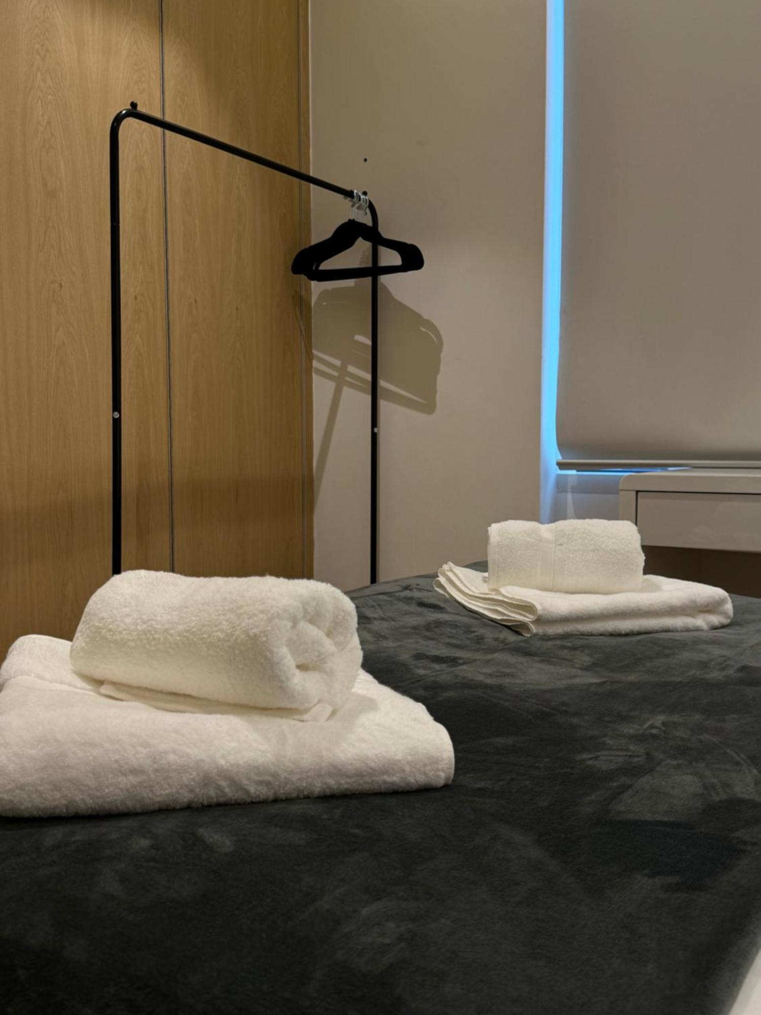 Spacious 3 Bedroom 3 Bathroom Near Tower Bridge Apartment London