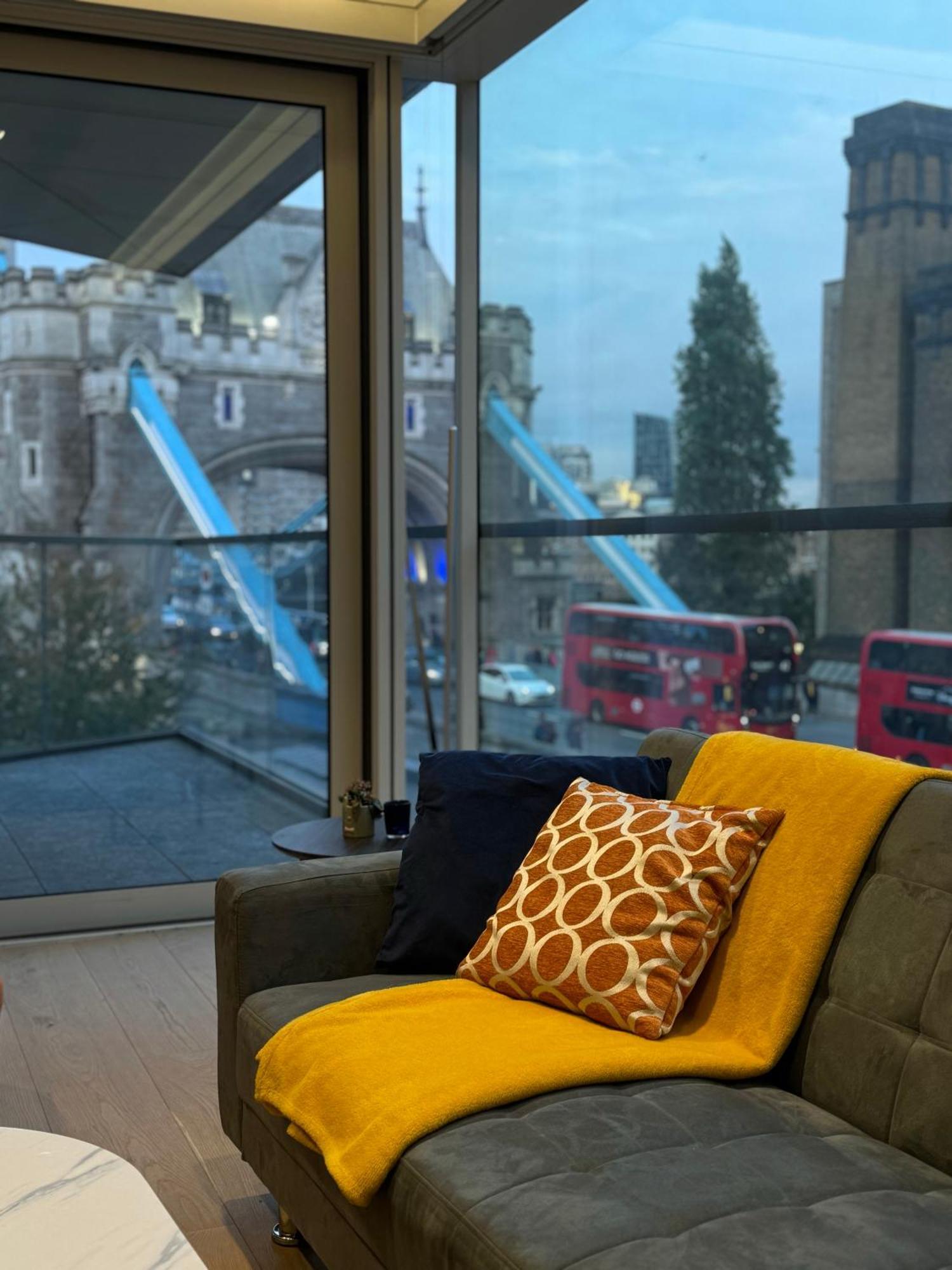 Spacious 3 Bedroom 3 Bathroom Near Tower Bridge * London