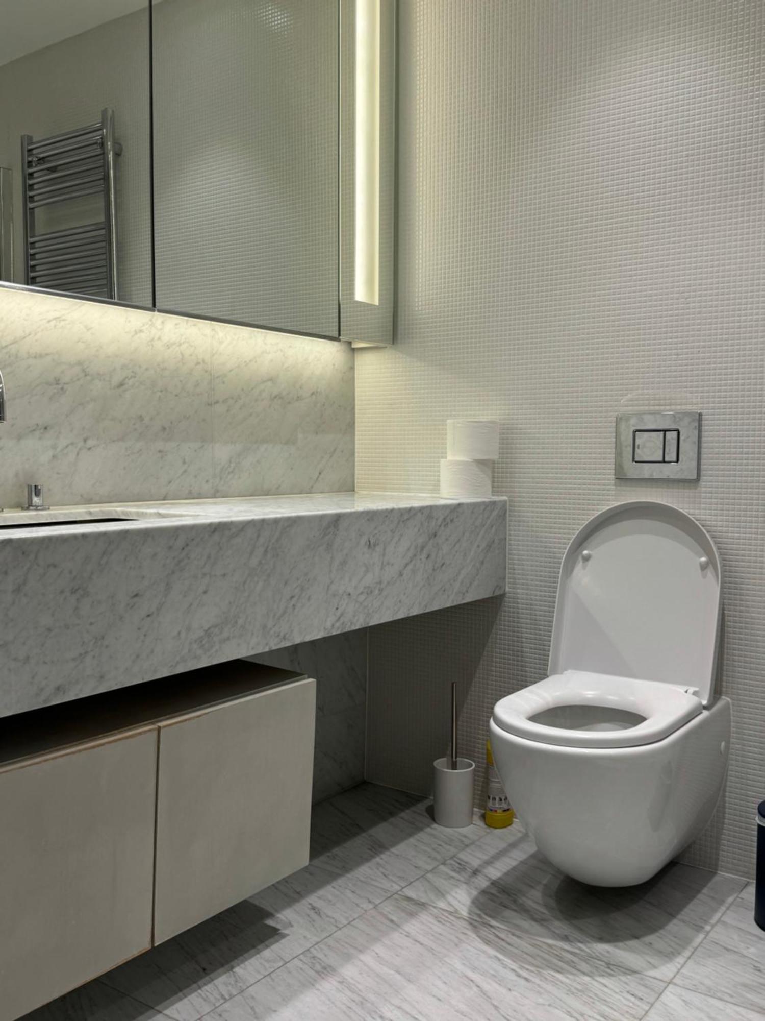 Spacious 3 Bedroom 3 Bathroom Near Tower Bridge Apartment